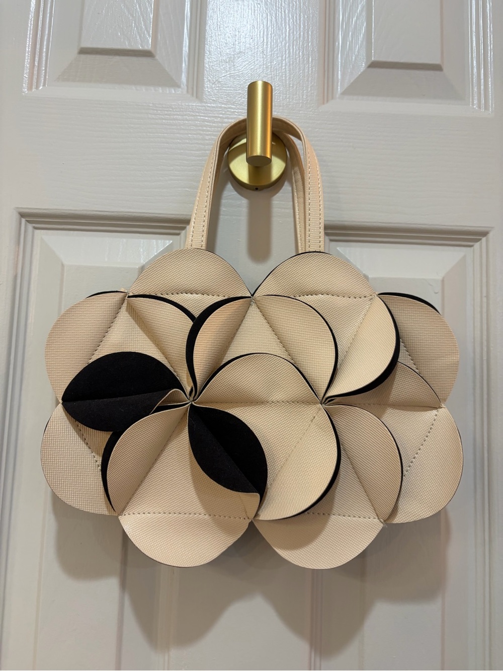 Verano Hill Monique Flower Handbag